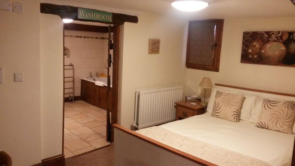 Springfield House - Birmingham Airport & Nec Bed and Breakfast Coleshill Eksteriør billede