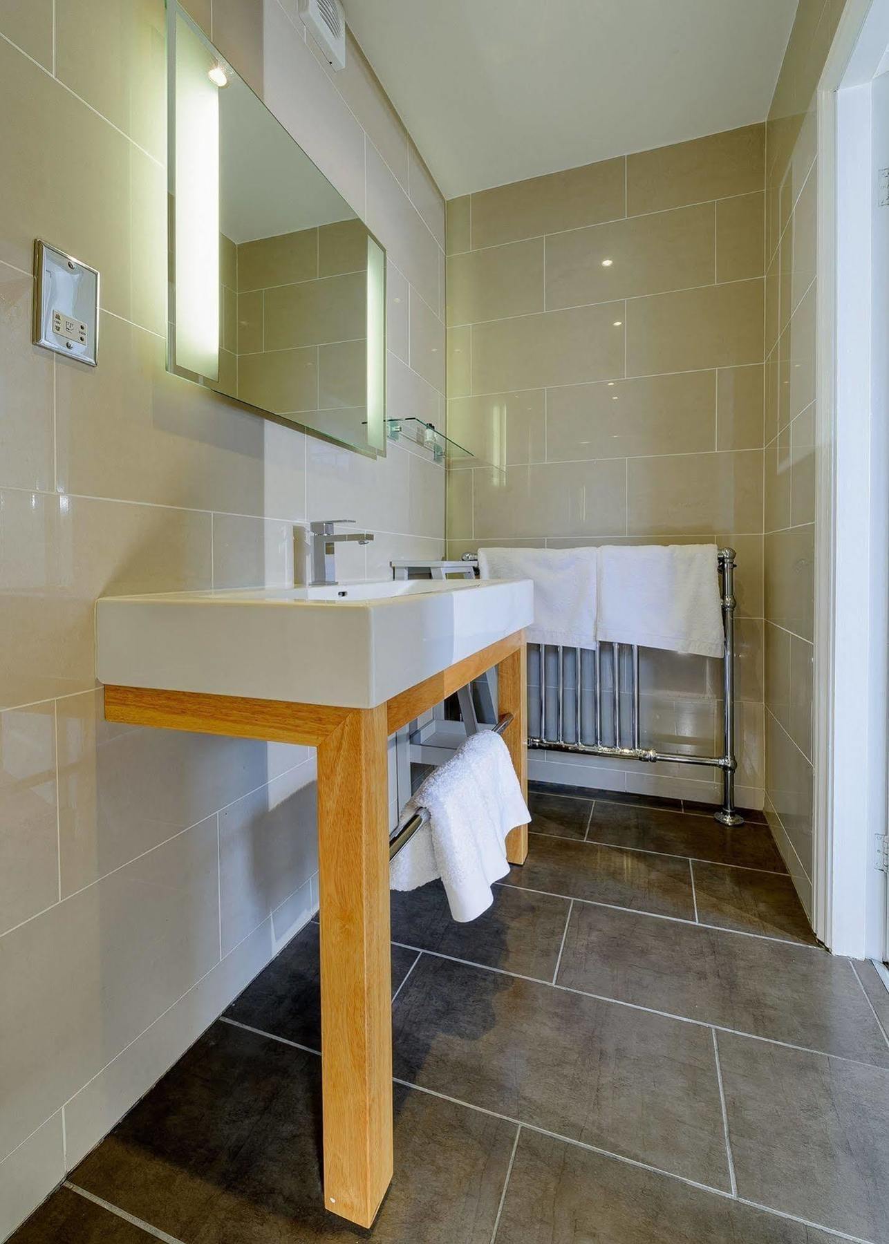 Springfield House - Birmingham Airport & Nec Bed and Breakfast Coleshill Eksteriør billede